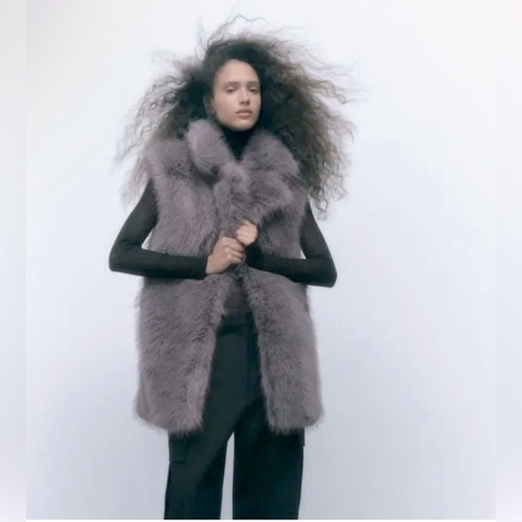 Zara Faux Fur Vest - NWOT - Picture 2 of 6